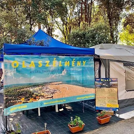Olaszelmeny Beach Caravans *
