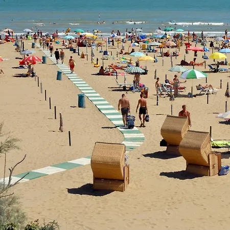 Olaszelmeny Beach Caravans Kemp *